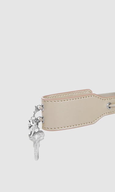 NOTEBOOK/PENHOLDER - A5 VANILLA