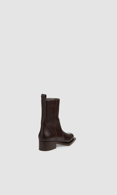 prev--KAREL - BROWNIE
